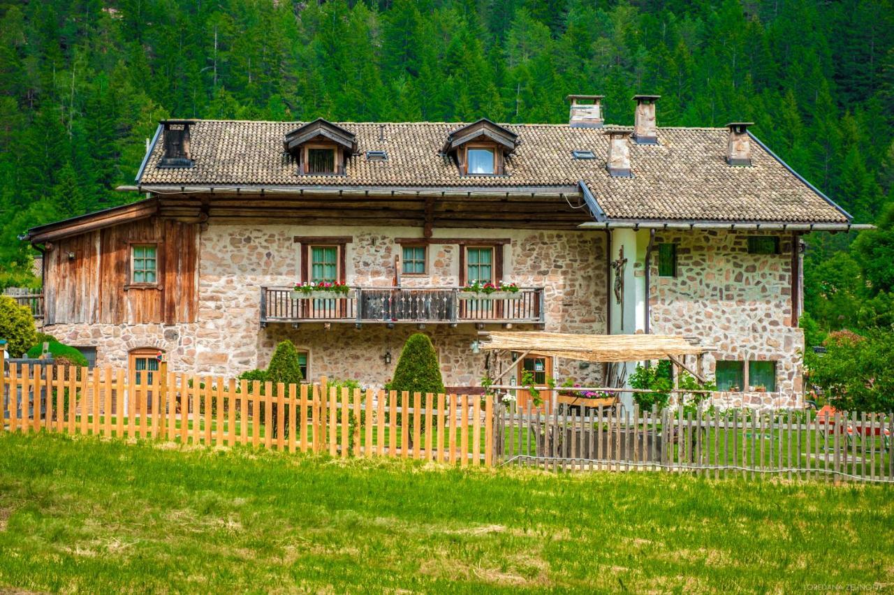 Maso Franceschella Bed and Breakfast Carano  Exteriör bild