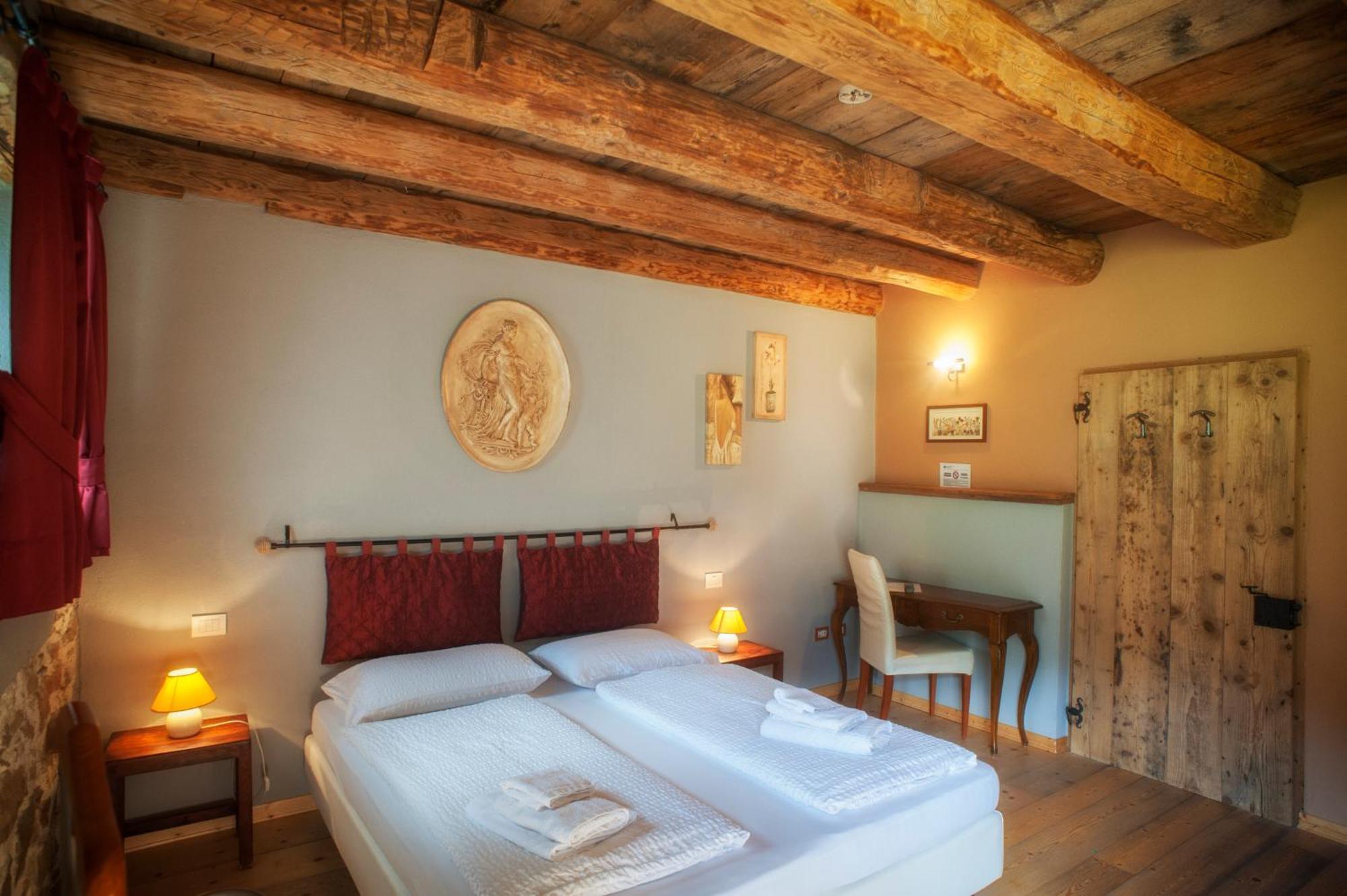 Maso Franceschella Bed and Breakfast Carano  Exteriör bild