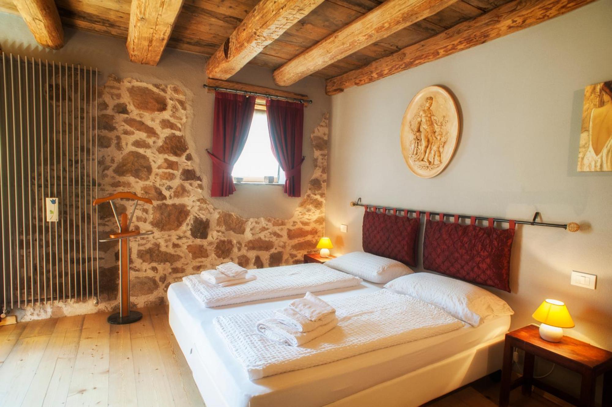 Maso Franceschella Bed and Breakfast Carano  Exteriör bild