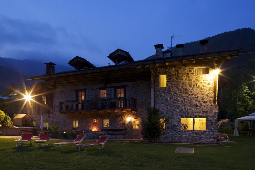 Maso Franceschella Bed and Breakfast Carano  Exteriör bild