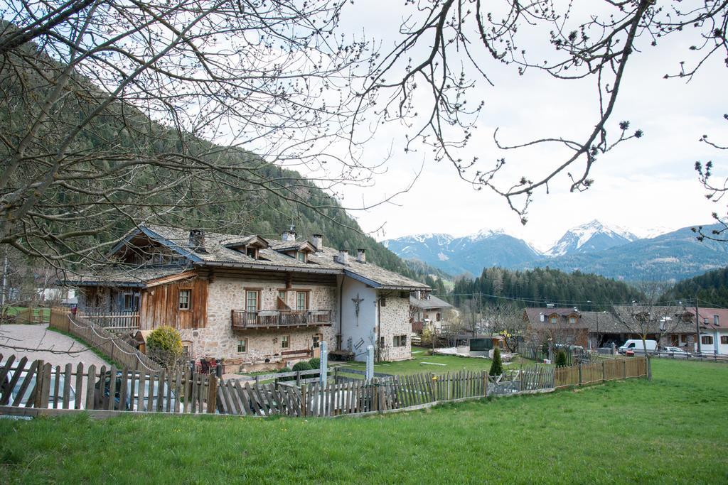 Maso Franceschella Bed and Breakfast Carano  Exteriör bild