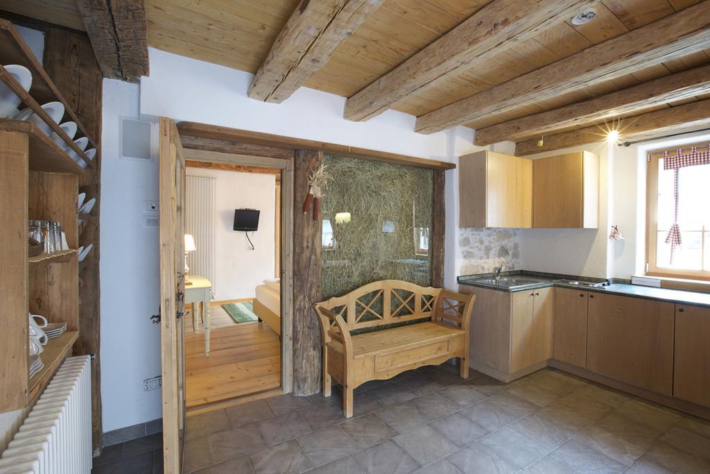 Maso Franceschella Bed and Breakfast Carano  Exteriör bild