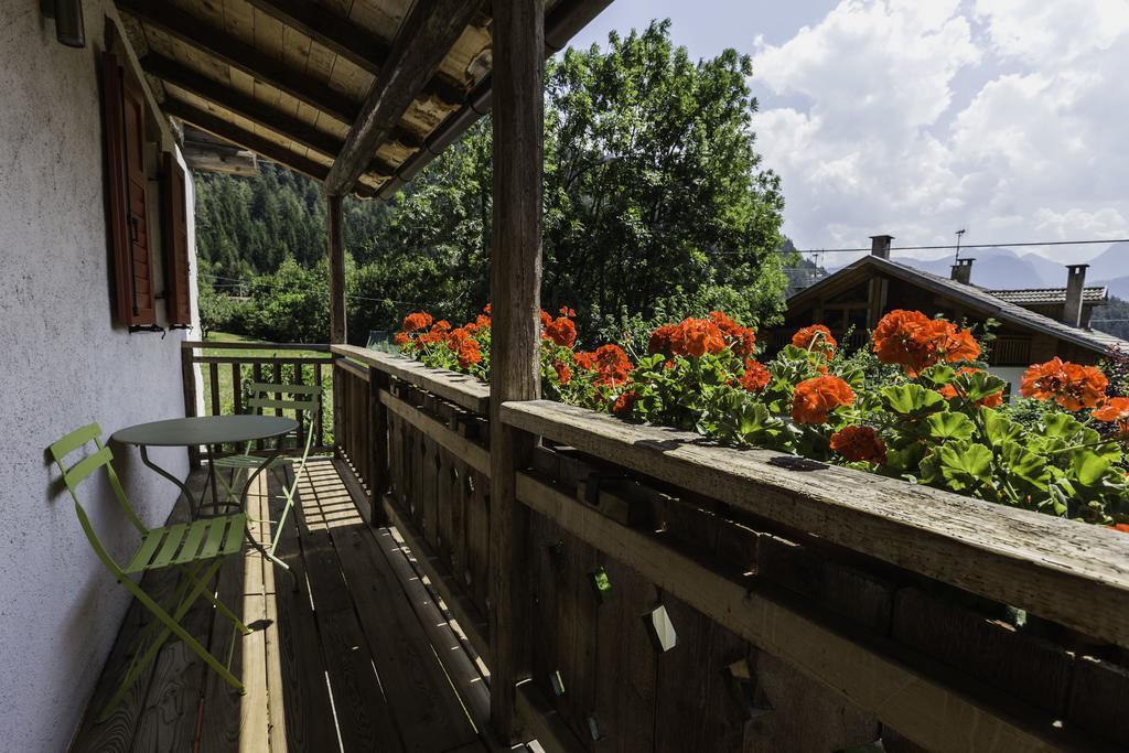 Maso Franceschella Bed and Breakfast Carano  Exteriör bild
