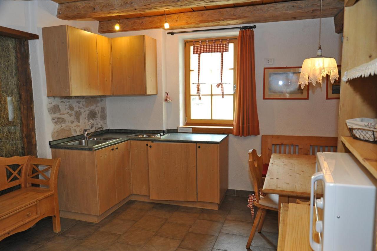 Maso Franceschella Bed and Breakfast Carano  Exteriör bild